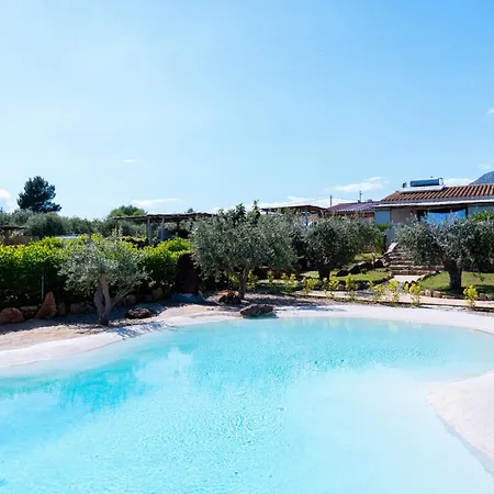 Re - Il Paradiso Degli Ulivi Con Piscina E Vista Mare Landhuis